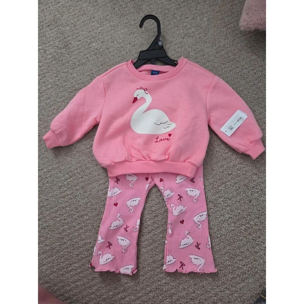 Old navy baby girl outfit 6-12 mos